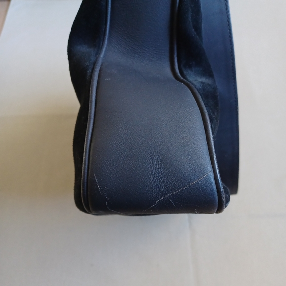 Gucci Bamboo Black Suede Bag - Picture 6 of 14